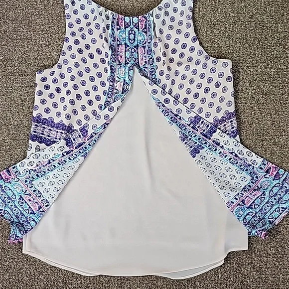 Top - Picture 10 of 15